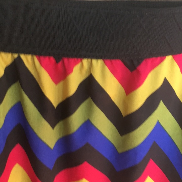 LuLaRoe multi colored Aztec print skirt (Lola) - Picture 4 of 6